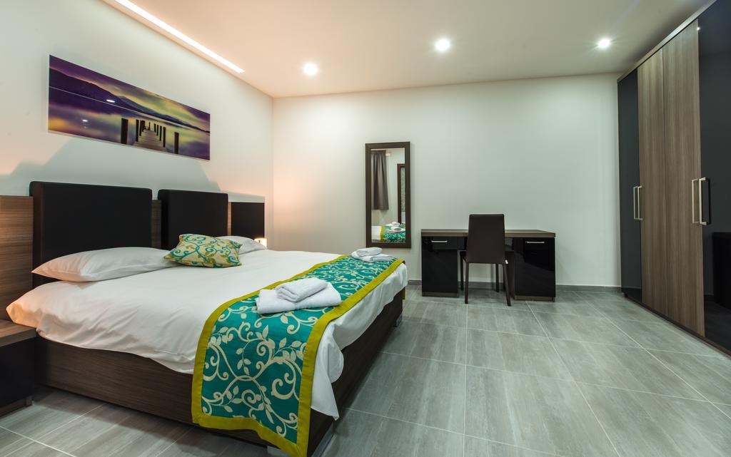 Hacienda Apartments Sliema Bagian luar foto