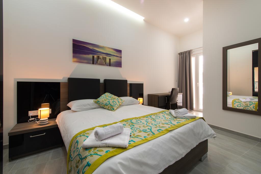 Hacienda Apartments Sliema Bagian luar foto