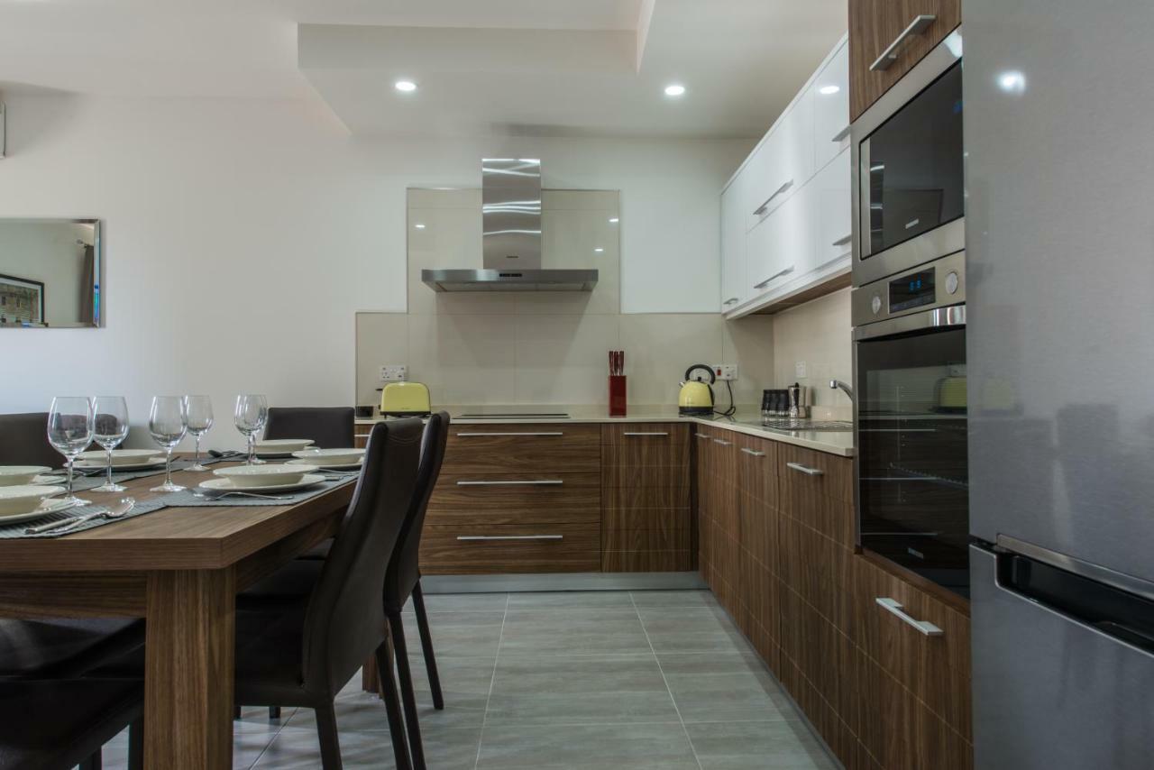 Hacienda Apartments Sliema Bagian luar foto